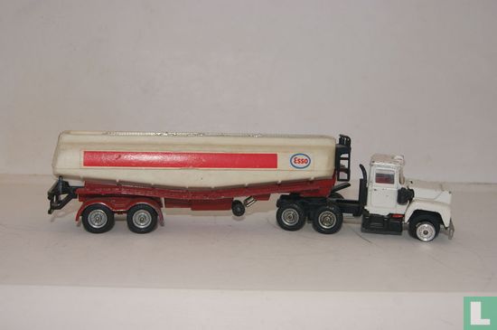 Mack Truck with Gloster Saro Artic ``ESSO`` Petrol Tanker - Image 3