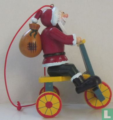 Santa on tricycle - Image 3