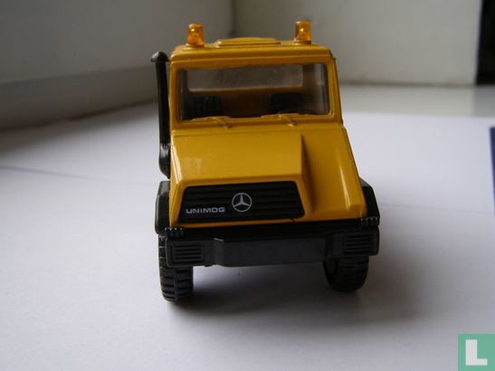 Mercedes-Benz Unimog - Image 2