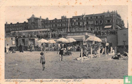 Scheveningen - Strandgezicht en Oranje Hotel. - Afbeelding 1