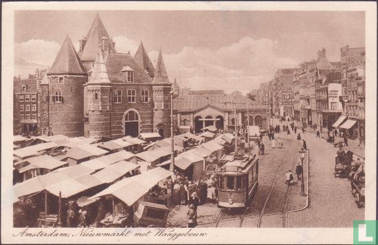 Nieuwmarkt met Waag-Gebouw.