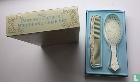 Past and Present Brush & Comb set - Image 2