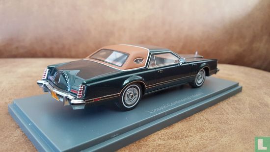 Lincoln Continental Mark V - Image 3