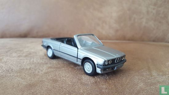BMW 323i Cabrio - Afbeelding 1