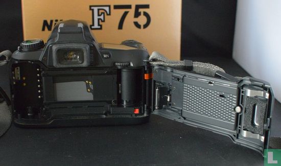Nikon F75 - Afbeelding 3