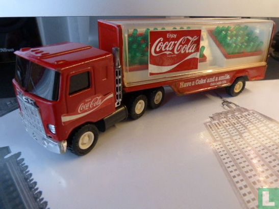 Mack truck Coca-Cola - Image 1