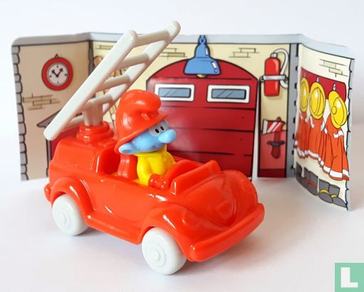 Smurf in fire engine - Image 1