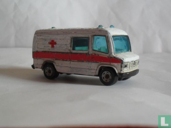 Mercedes-Benz Ambulance - Image 1