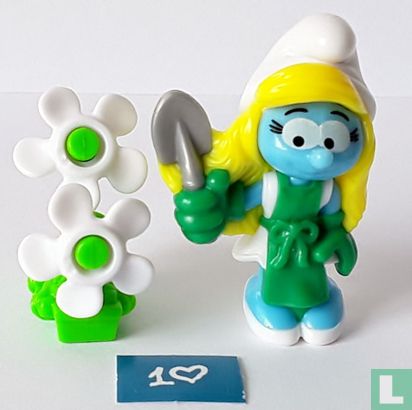Smurfette with flowers - Image 1