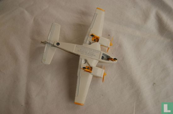 Beechcraft C55 Baron - Afbeelding 2