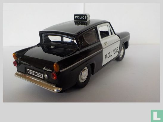 Ford Anglia 'Police' - Afbeelding 2