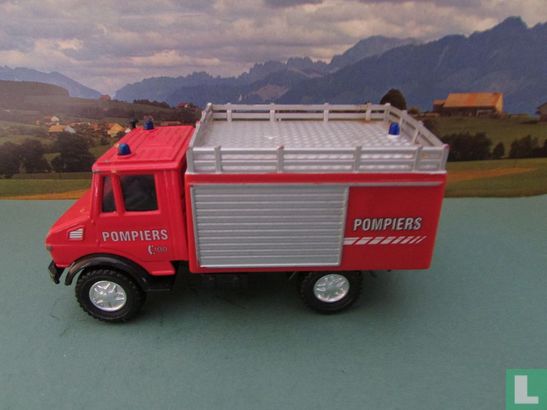 Mercedes Unimog 'Pompiers' - Afbeelding 1