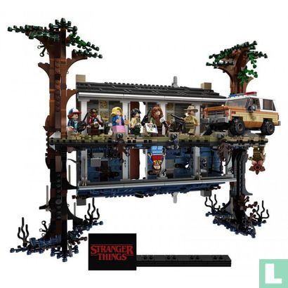 Lego 75810 Stranger Things - The Upside Down - Image 3
