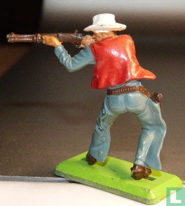 Cowboy on foot with rifle - Image 2