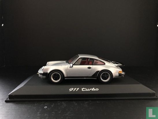 Porsche 911 Turbo - Afbeelding 1