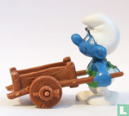 Gardener Smurf with wheelbarrow  - Image 3
