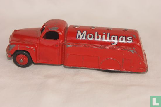 Studebaker Tanker 'Mobilgas' - Image 3