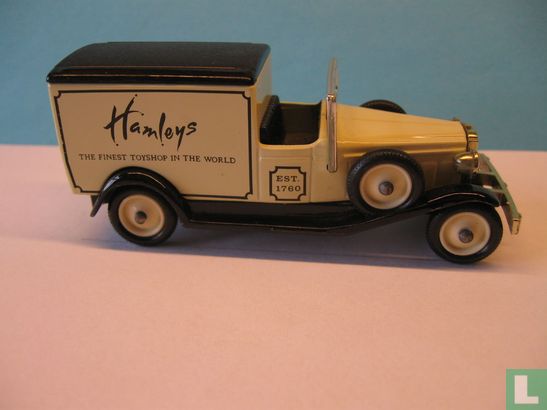 Packard Town Van 'Hamleys'