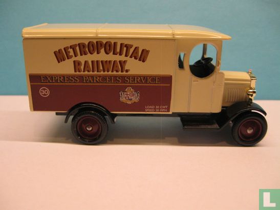 Morris Van 'Metropolitan Railway'