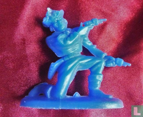 Cowboy kneeling with 2 revolvers (Blue)