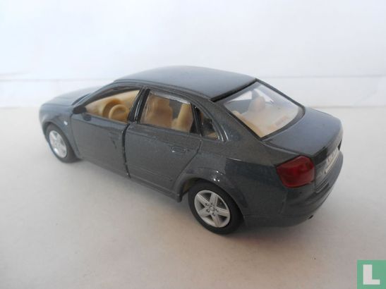 Audi A4  - Image 2