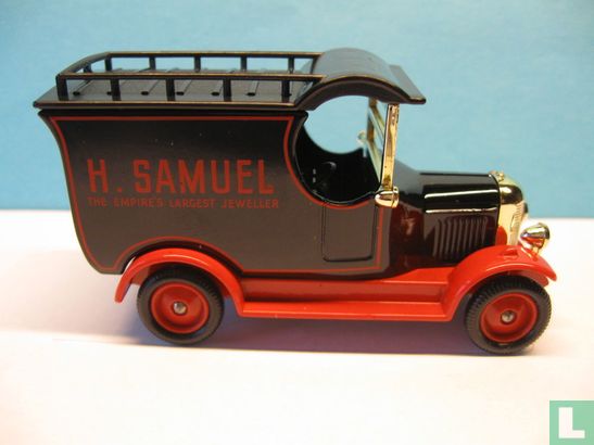 Morris Bullnose Van 'H. Samuel'