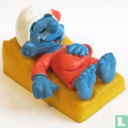 Luie Smurf in bed  - Afbeelding 1