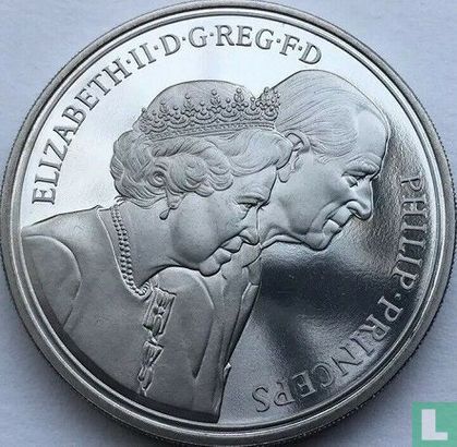 Royaume-Uni 5 pounds 1997 (BE - cuivre-nickel) "50th Wedding Anniversary of Queen Elizabeth II and Prince Philip" - Image 2