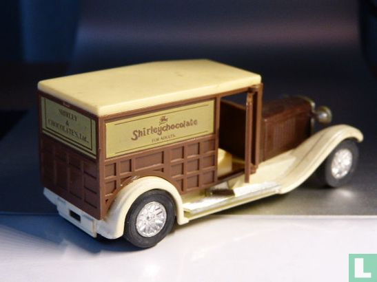 Shirleychocolate delivery truck - Image 2