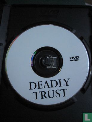 Deadly Trust - Afbeelding 3