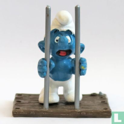 Smurf in cage   - Image 1