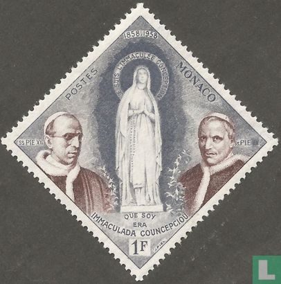 Statue de Marie entre deux papes