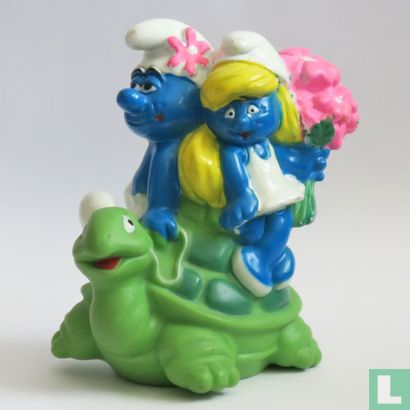 Smurf en Smurfin op schildpad   - Afbeelding 1