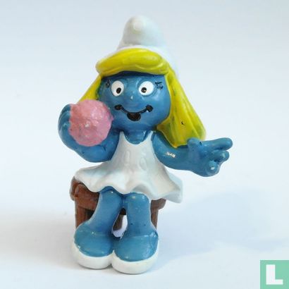 Smurfette at dressing table  - Image 2