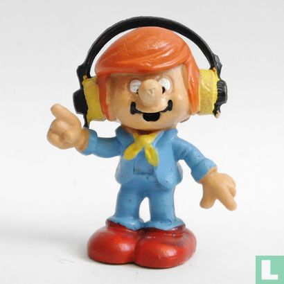 Little boy with headphones - Image 1