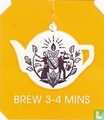 English Tea Shop  Organic Turmeric (Curcuma), Ginger & Lemongrass / Brew 3-4 mins  - Image 2