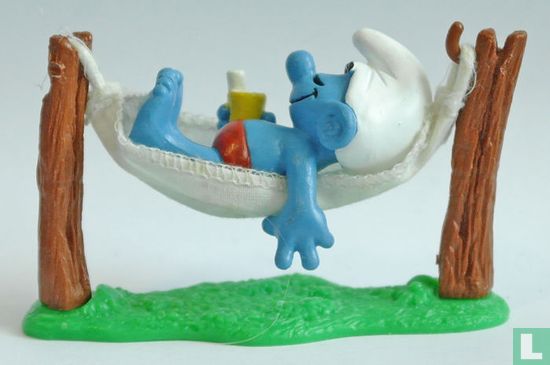Smurf in hammock    - Image 1