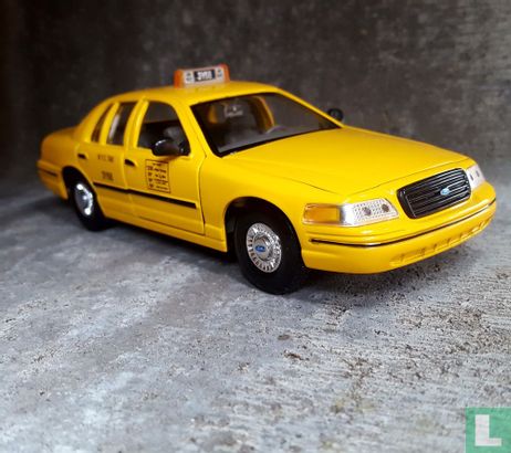 Ford Crown Victoria 1999 - Afbeelding 2