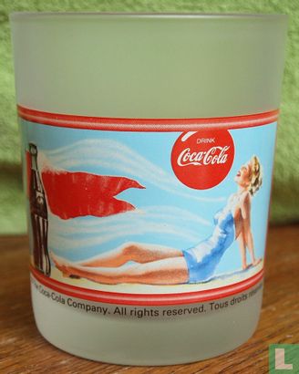 Coca-Cola glas - Dame in de wind - Image 1