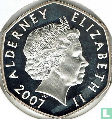 Alderney 5 pounds 2007 (PROOF) "60th Wedding anniversary of Queen Elizabeth and Prince Philip - Couple outside Westminster abbey" - Afbeelding 1