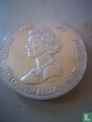 UK  Queen Elizabeth II Silver Jubilee Medal  1952/1977  - Afbeelding 1
