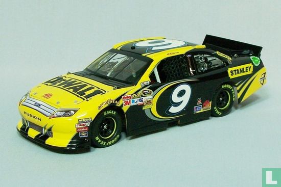 Ford Fusion  #9  Marcos AMBROSE - Afbeelding 1
