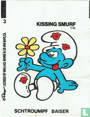 Kissing Smurf