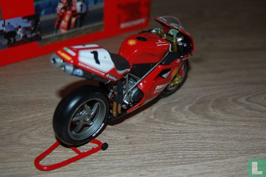 Ducati 996 Superbike - Image 3