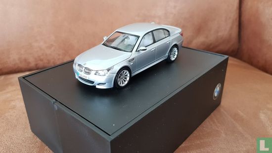 BMW M5  - Bild 1
