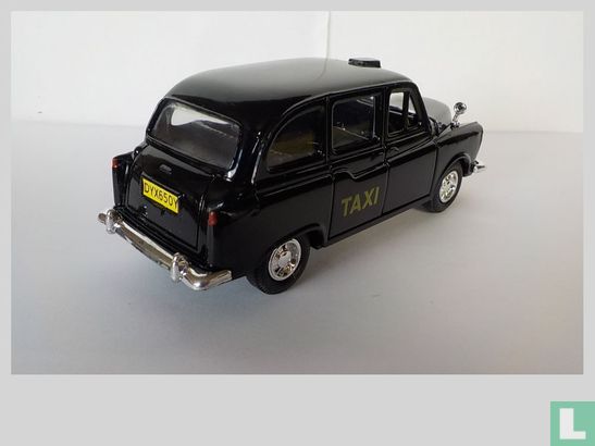 Austin FX4 Taxi - Image 2