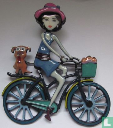 Dame op fiets  - Image 1