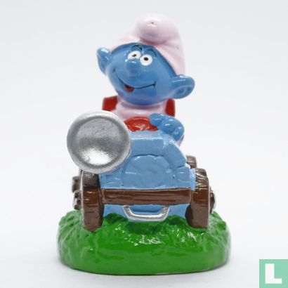 Baby smurf in car - Image 1