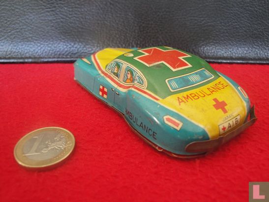 Ambulance militaire voiture du medecin - Image 2