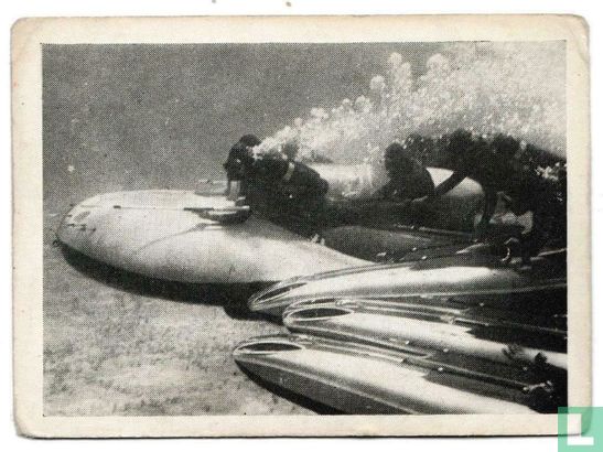 At Speed to the sunken bomber - Image 1